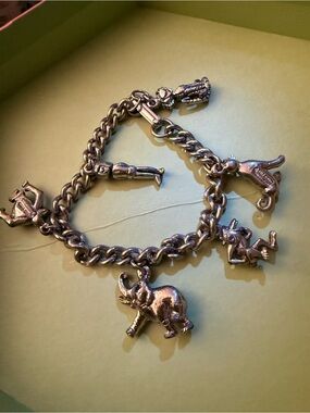 VINTAGE Disney Silver-Tone Animal Charm Bracelet!